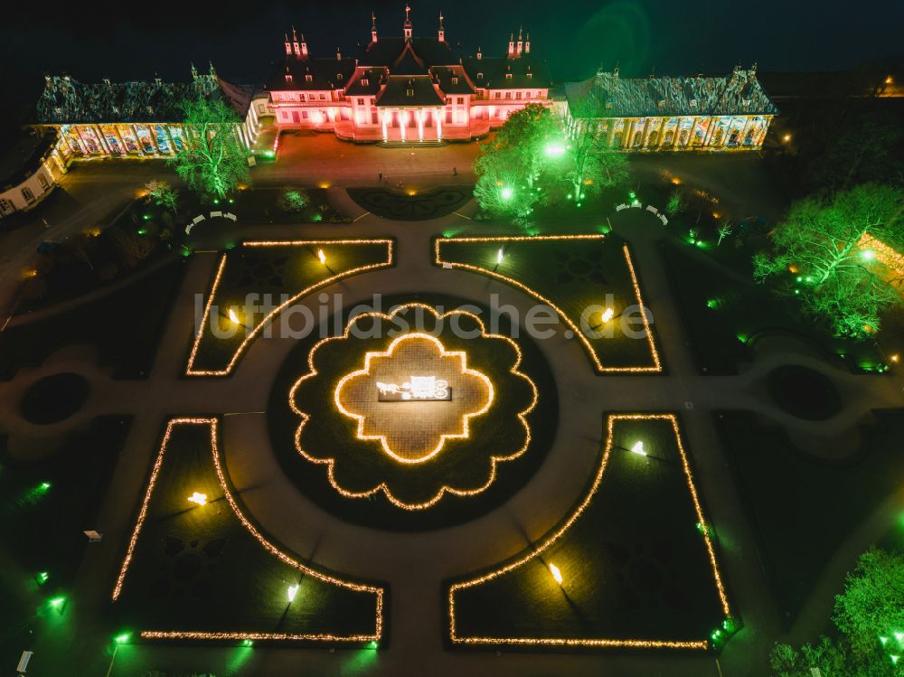 Dresden bei Nacht aus der Vogelperspektive: Nachtluftbild Schlosspark in Dresden im Bundesland Sachsen, Deutschland