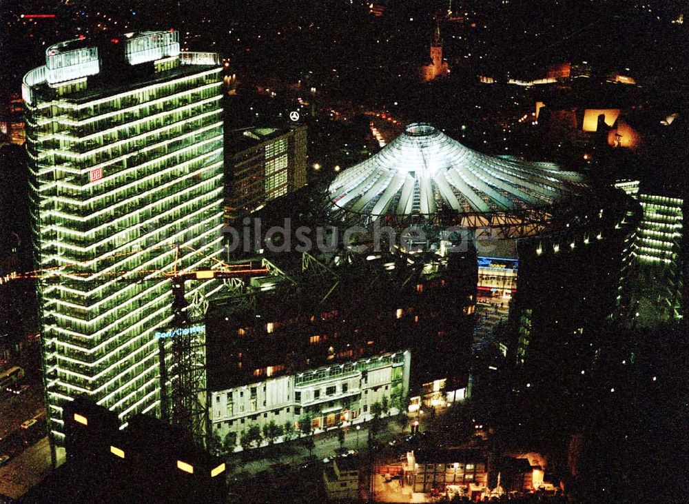 Berlin bei Nacht von oben - Sony-Center bei Nacht am Potsdamer Platz