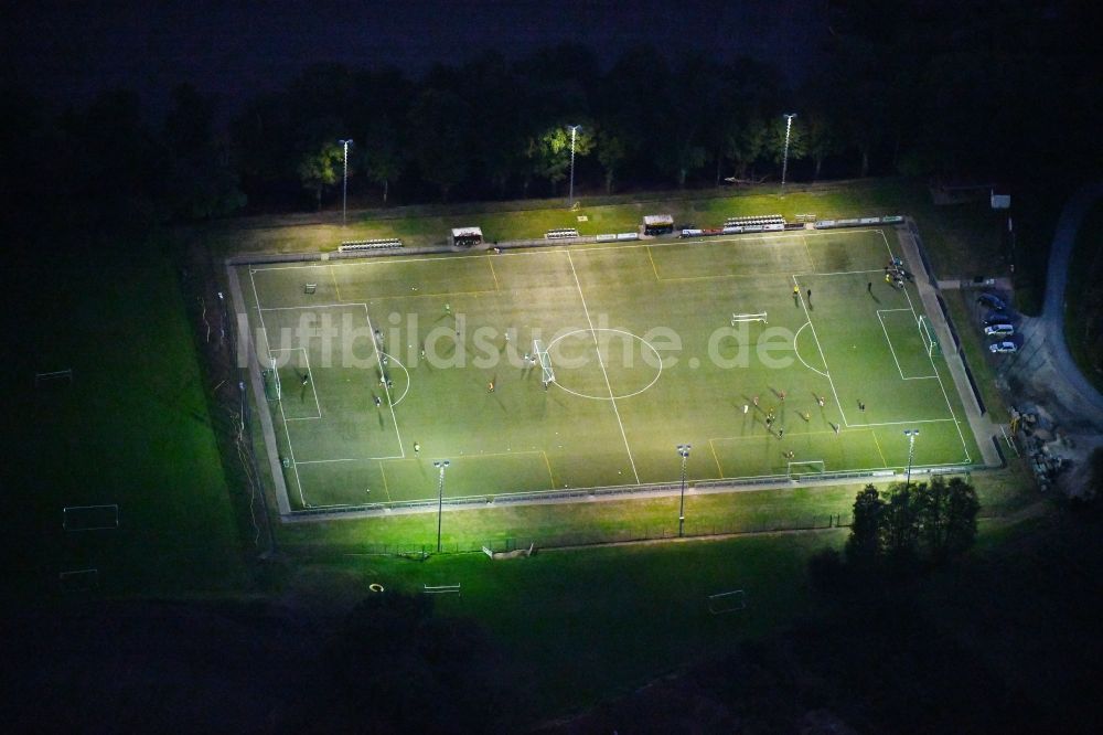 Nachtluftbild Bad Iburg - Nachtluftbild Sportplatz- Fussballplatz TuS Glane 1929 e.V. in Bad Iburg im Bundesland Niedersachsen, Deutschland