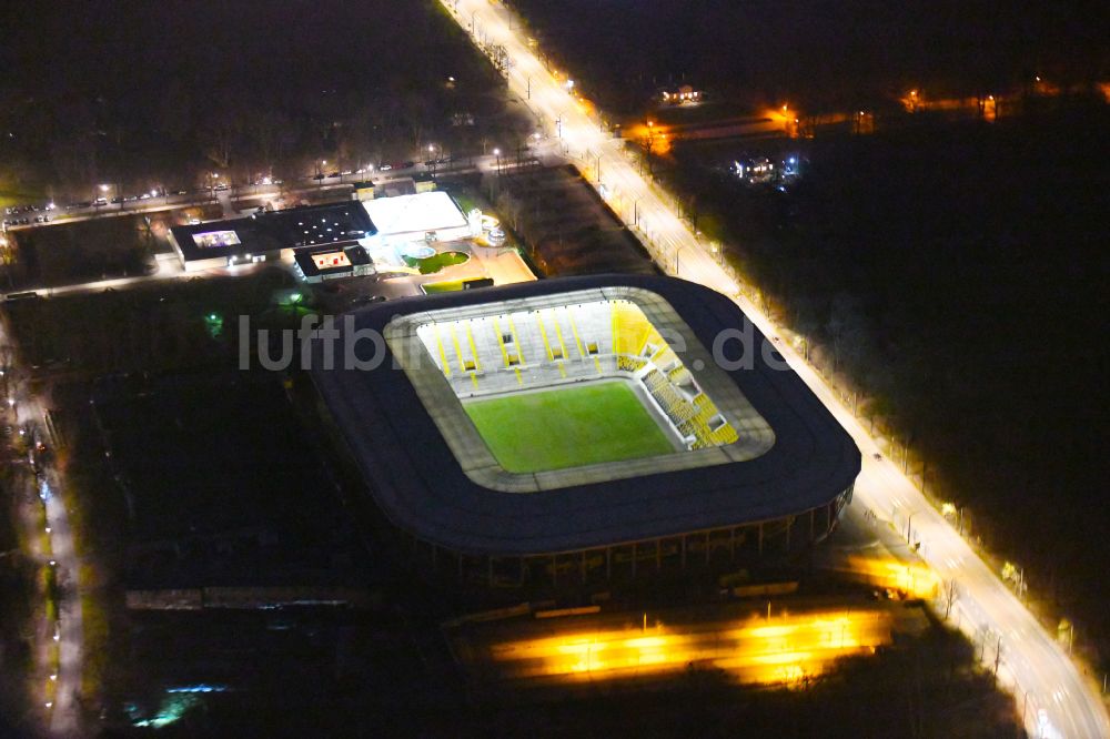 Nachtluftbild Dresden - Nachtluftbild Sportstätten-Gelände der Arena des Rudolf-Harbig-Stadion in Dresden im Bundesland Sachsen