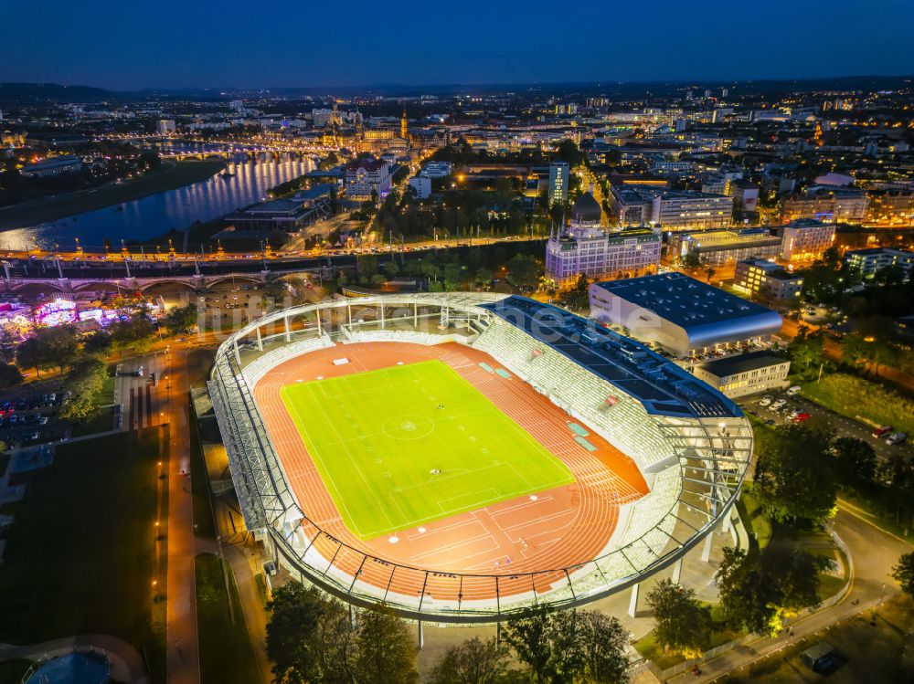 Nachtluftbild Dresden - Nachtluftbild Sportstätten-Gelände des Stadion Heinz-Steyer-Stadion in Dresden im Bundesland Sachsen, Deutschland