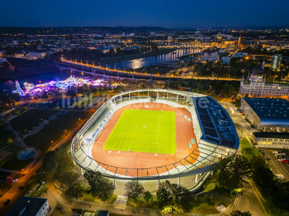 Nacht-Luftaufnahme Dresden - Nachtluftbild Sportstätten-Gelände des Stadion Heinz-Steyer-Stadion in Dresden im Bundesland Sachsen, Deutschland