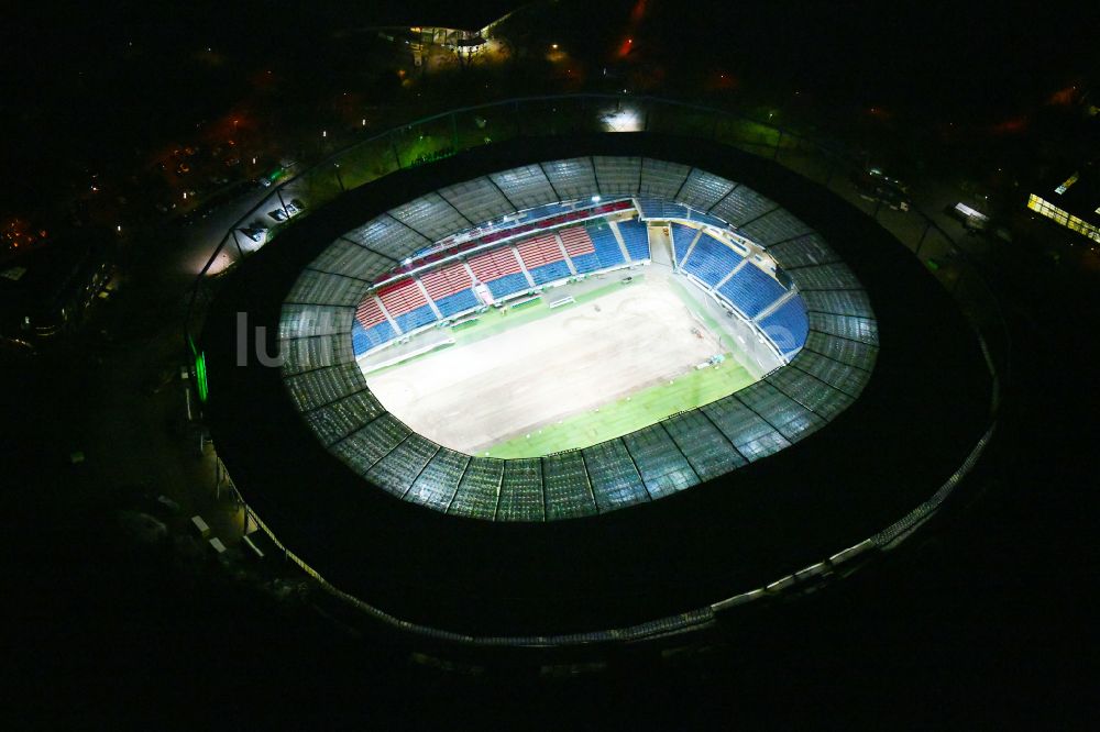 Nacht-Luftaufnahme Hannover - Nachtluftbild Stadion der Heinz von Heiden Arena im Stadtteil Calenberger Neustadt von Hannover in Niedersachsen