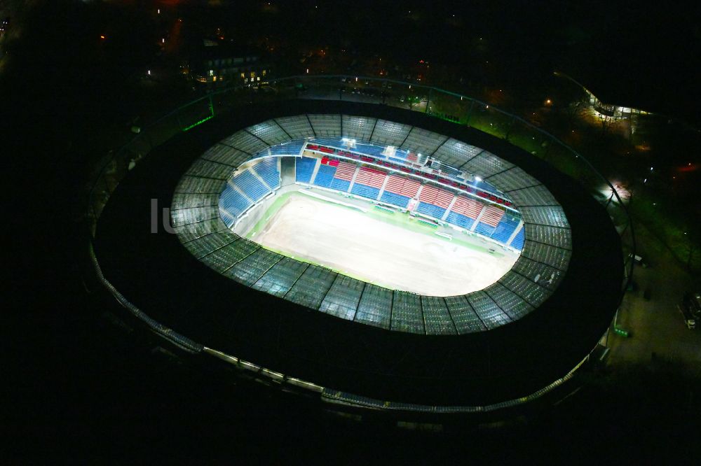 Hannover bei Nacht aus der Vogelperspektive: Nachtluftbild Stadion der Heinz von Heiden Arena im Stadtteil Calenberger Neustadt von Hannover in Niedersachsen