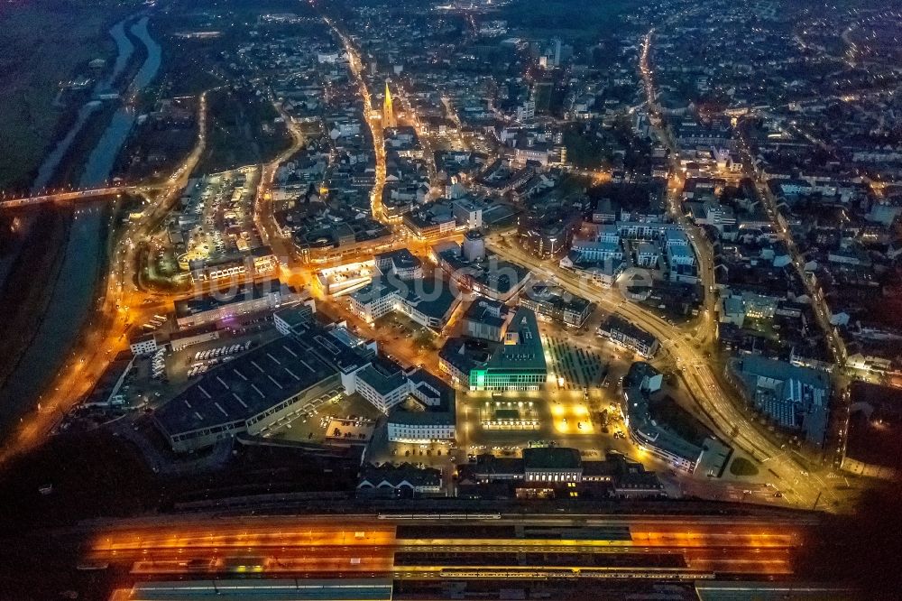 Nachtluftbild Hamm - Nachtluftbild Stadtansicht vom Innenstadtbereich in Hamm im Bundesland Nordrhein-Westfalen, Deutschland