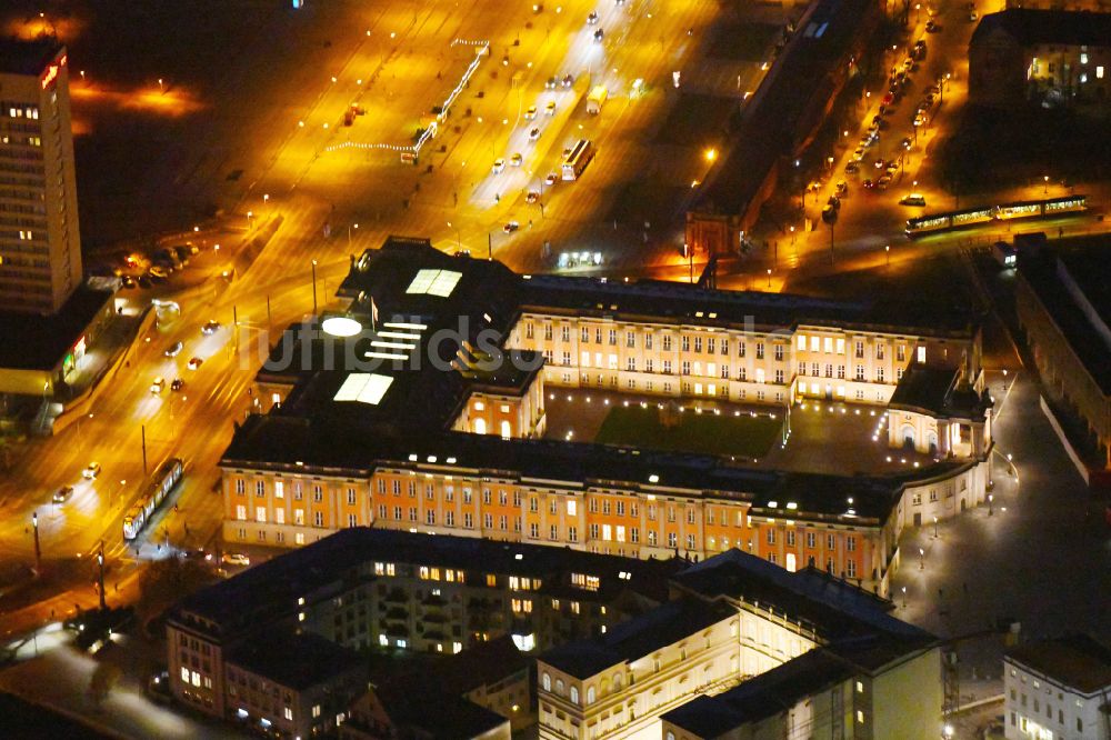 Nachtluftbild Potsdam - Nachtluftbild Stadtschloß und Brandenburger Landtag in Potsdam im Bundesland Brandenburg