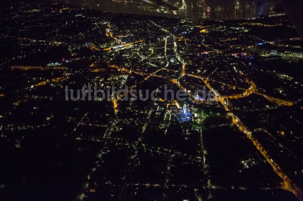 Nachtluftbild Bochum - Stadtzentrum von Bochum bei Nacht im Bundesland Nordrhein-Westfalen NRW