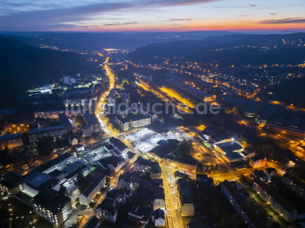 Nacht-Luftaufnahme Freital - Nachtluftbild Stadtzentrum im Innenstadtbereich in Freital Deuben im Bundesland Sachsen, Deutschland