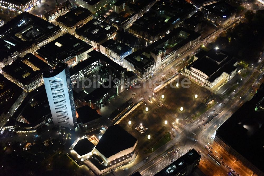 Nachtluftbild Leipzig - Nachtluftbild Stadtzentrum im Innenstadtbereich in Leipzig im Bundesland Sachsen