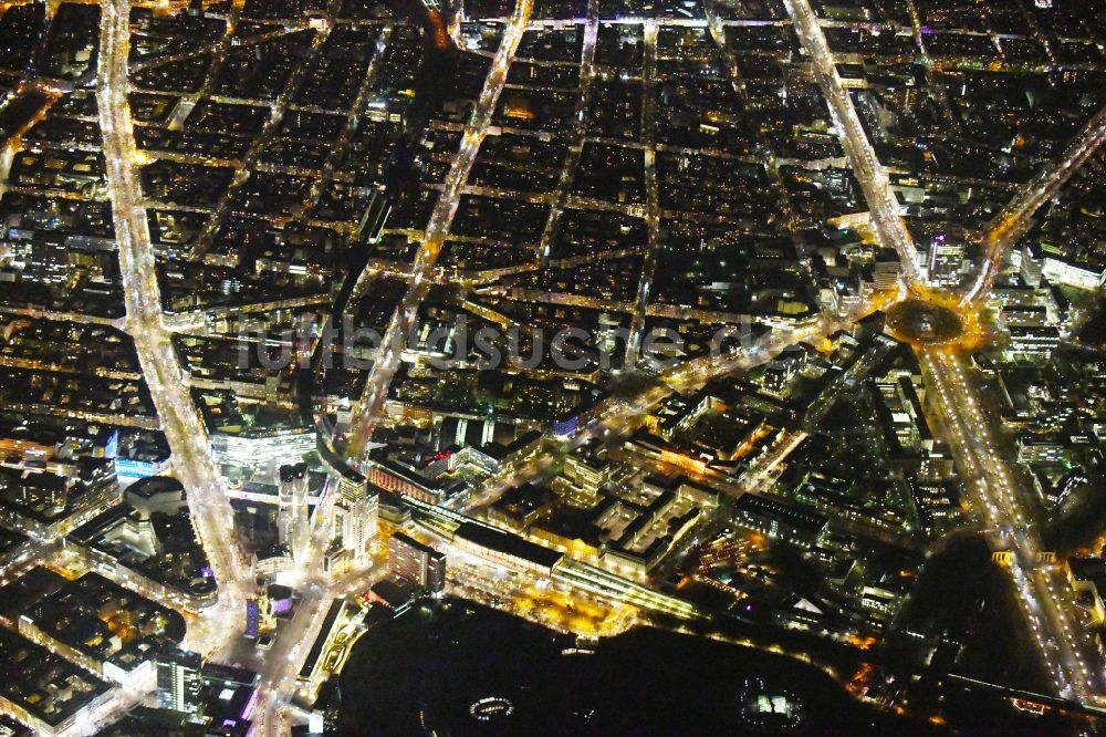 Berlin bei Nacht von oben - Nachtluftbild Stadtzentrum im Innenstadtbereich im Ortsteil Charlottenburg in Berlin, Deutschland