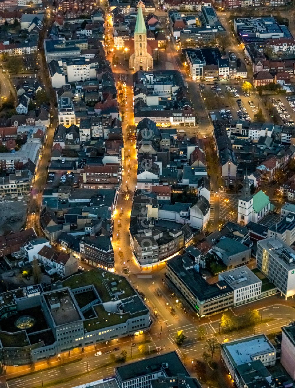 Hamm bei Nacht von oben - Nachtluftbild Stadtzentrum im Innenstadtbereich Ritterstraße - Weststraße in Hamm im Bundesland Nordrhein-Westfalen, Deutschland