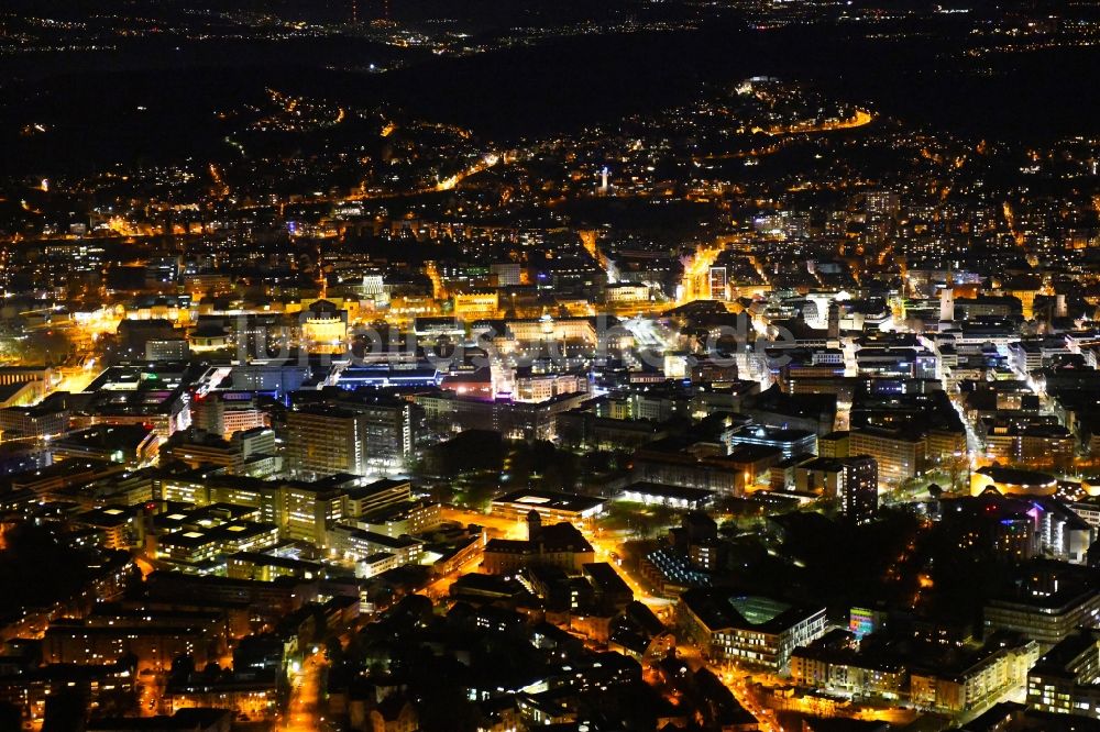 Nacht-Luftaufnahme Stuttgart - Nachtluftbild Stadtzentrum im Innenstadtbereich in Stuttgart im Bundesland Baden-Württemberg, Deutschland