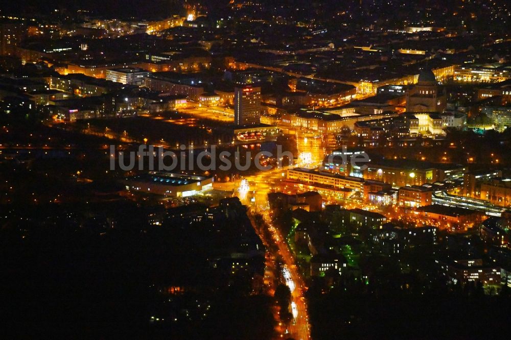 Nacht-Luftaufnahme Potsdam - Nachtluftbild Stadtzentrum im Innenstadtbereich am Ufer des Flußverlaufes der Havel im Ortsteil Innenstadt in Potsdam im Bundesland Brandenburg, Deutschland