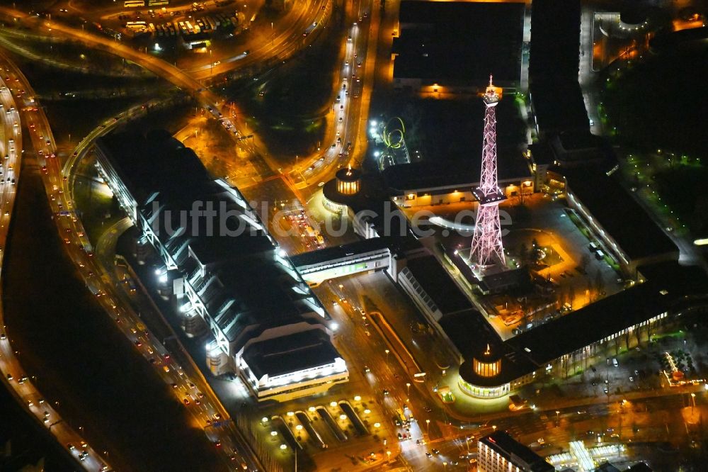 Berlin bei Nacht von oben - Nachtluftbild Tourismus- Attraktion und Sehenswürdigkeit Funkturm am ICC und Messegelände im Ortsteil Charlottenburg in Berlin, Deutschland