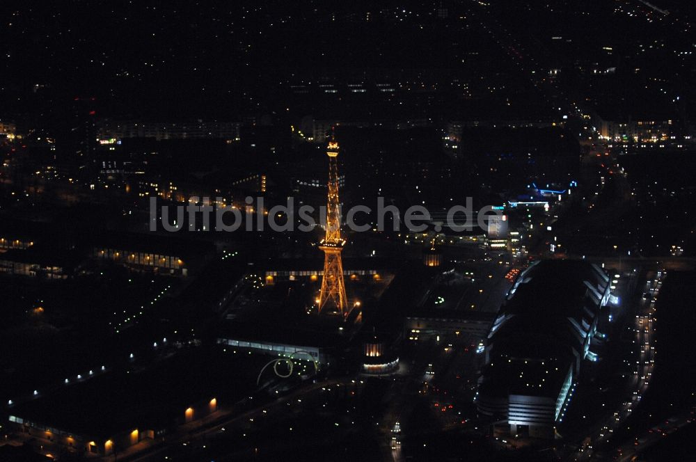 Berlin bei Nacht von oben - Nachtluftbild Tourismus- Attraktion und Sehenswürdigkeit Funkturm am ICC und Messegelände im Ortsteil Charlottenburg in Berlin, Deutschland