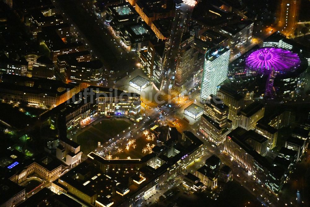 Berlin bei Nacht von oben - Nachtluftbild Tourismus- Attraktion und Sehenswürdigkeit Potsdamer und Leipziger Platz im Ortsteil Mitte in Berlin, Deutschland