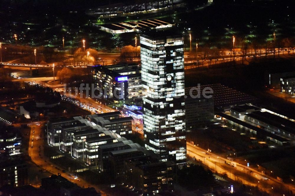 Nacht-Luftaufnahme München - Nachtluftbild Uptown O2 - Hochhaus am Georg-Brauchle-Ring im Stadtteil Moosach in München im Bundesland Bayern