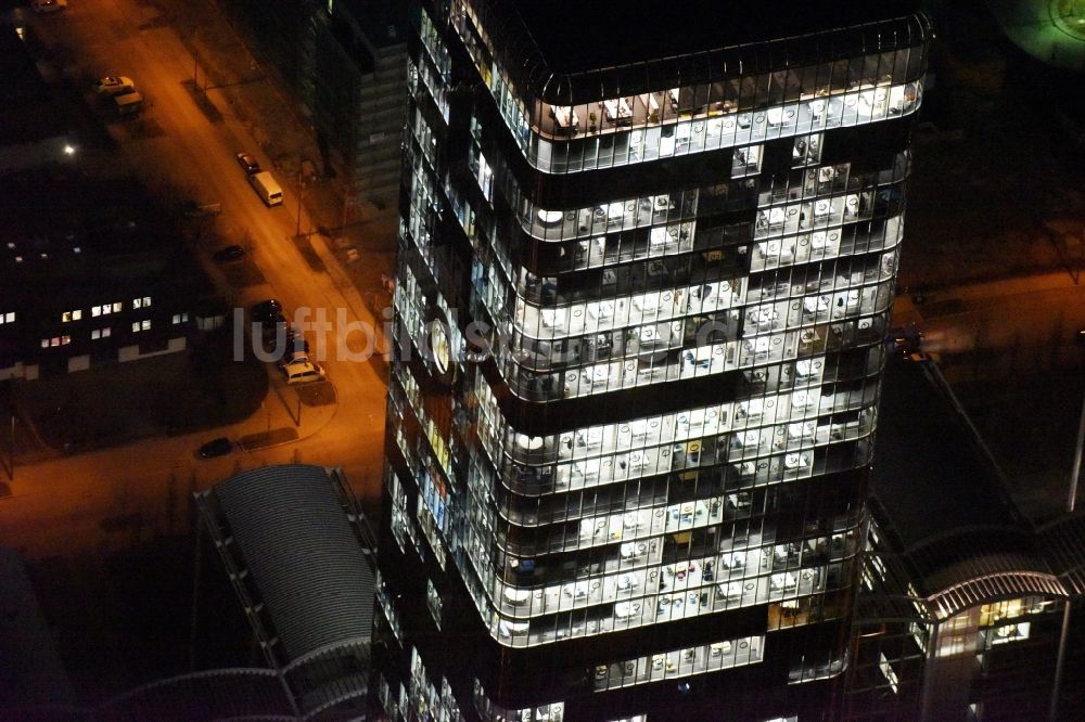 Nachtluftbild München - Nachtluftbild Uptown O2 - Hochhaus am Georg-Brauchle-Ring im Stadtteil Moosach in München im Bundesland Bayern