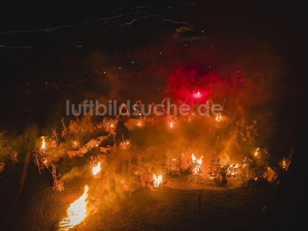 Nacht-Luftaufnahme Radebeul - Nachtluftbild Veranstaltungsgelände HERBST- und WEINFEST in Radebeul im Bundesland Sachsen, Deutschland