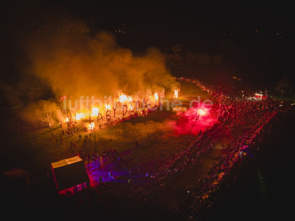 Radebeul bei Nacht aus der Vogelperspektive: Nachtluftbild Veranstaltungsgelände HERBST- und WEINFEST in Radebeul im Bundesland Sachsen, Deutschland