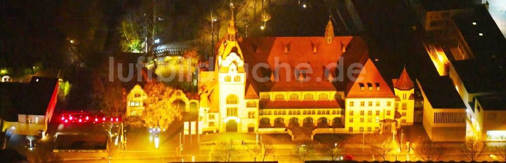 Nacht-Luftaufnahme Leipzig - Nachtluftbild Veranstaltungshalle KONGRESSHALLE am Zoo Leipzig im Ortsteil Mitte in Leipzig im Bundesland Sachsen, Deutschland