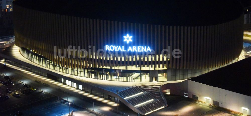 Kopenhagen bei Nacht von oben - Nachtluftbild Veranstaltungshalle Royal Arena an der Hannemanns Allé in Kopenhagen in Region Hovedstaden, Dänemark