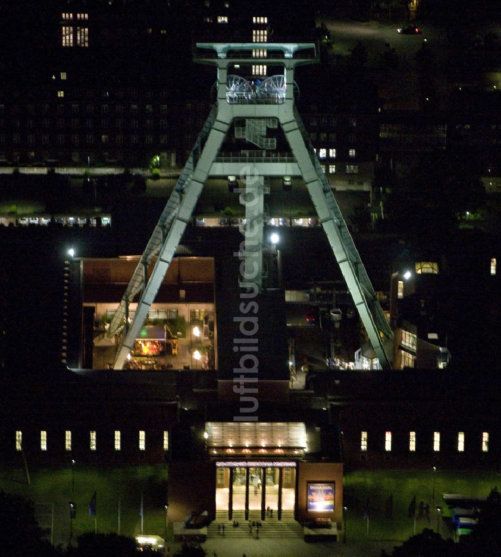 Bochum bei Nacht aus der Vogelperspektive: Nachtluftbild vom Bergbaumuseum Bochum