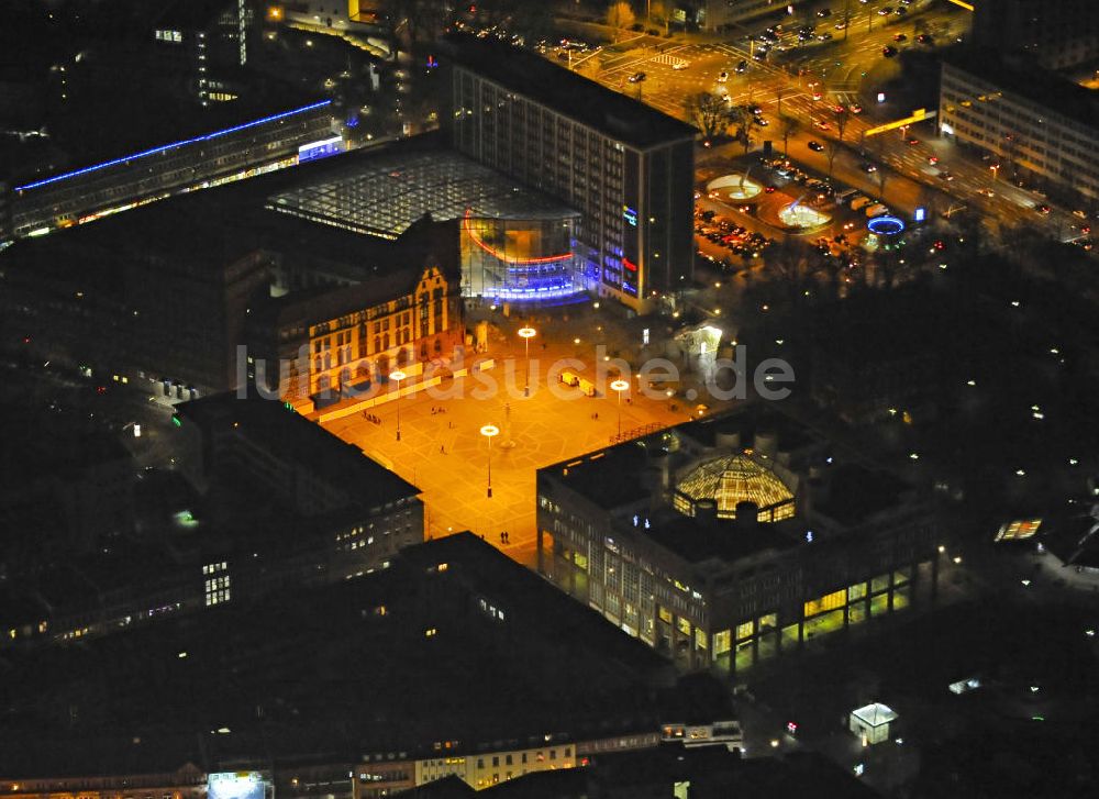 Nacht-Luftaufnahme Dortmund - Nachtluftbild vom Friedensplatz mit Altem Stadthaus und Berswordthalle in Dortmund - Nordrhein-Westfalen / NW