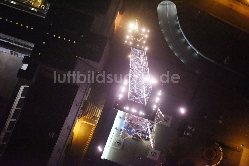 Nacht-Luftaufnahme Berlin - Nachtluftbild vom Funkturm im Stadtteil Charlottenburg in Berlin