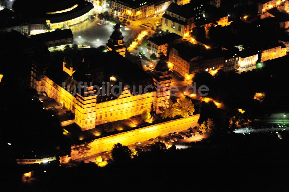 Nacht-Luftaufnahme Aschaffenburg - Nachtluftbild vom Schloss Johannisburg am Mainufer in Aschaffenburg