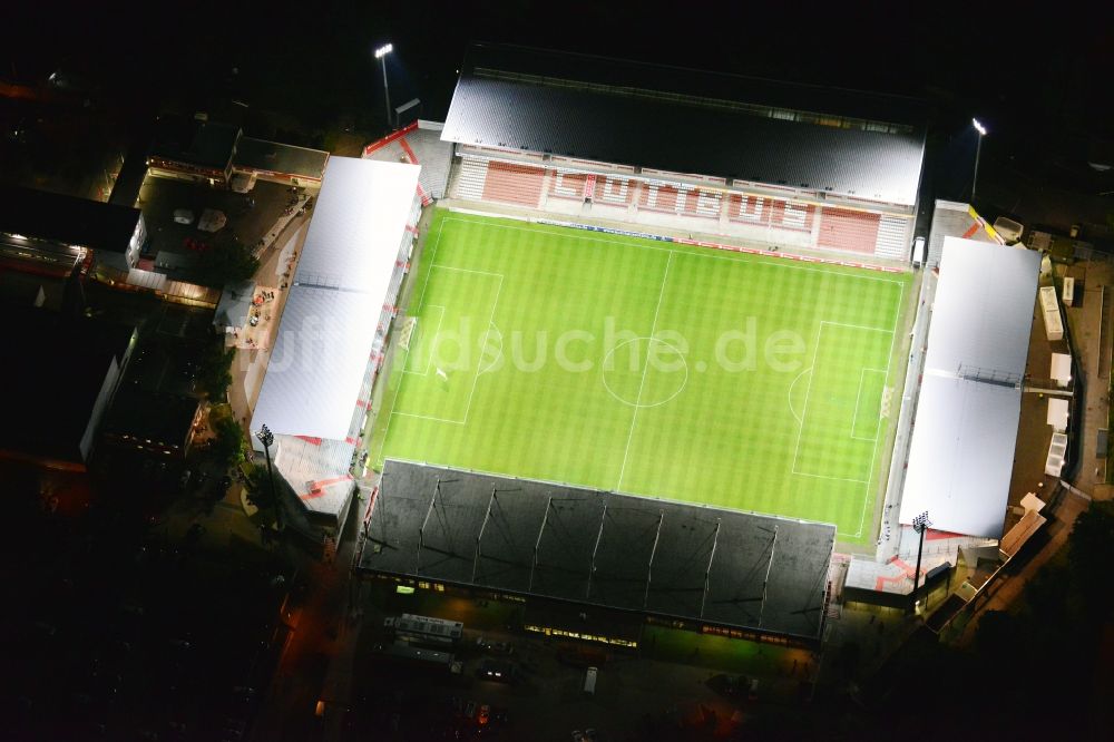 Nachtluftbild Cottbus - Nachtluftbild vom Stadion der Freundschaft Cottbus im Bundsesland Brandenburg