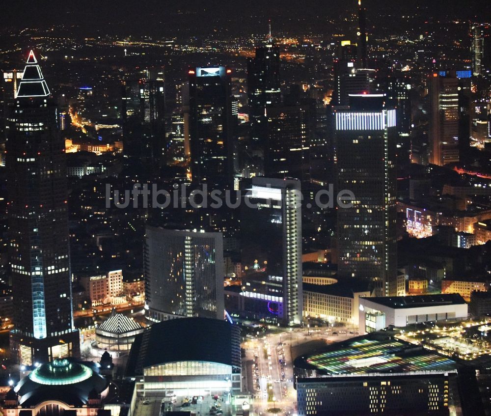 Frankfurt am Main bei Nacht von oben - Nachtluftbild vom Stadtzentrum mit der Skyline im Innenstadtbereich in Frankfurt am Main im Bundesland Hessen