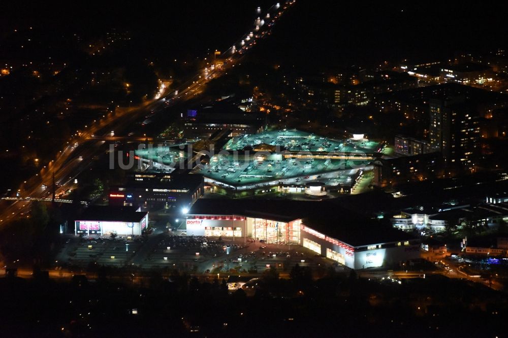 Potsdam bei Nacht von oben - Nachtluftbild vom Stern-Center in Potsdam im Bundesland Brandenburg