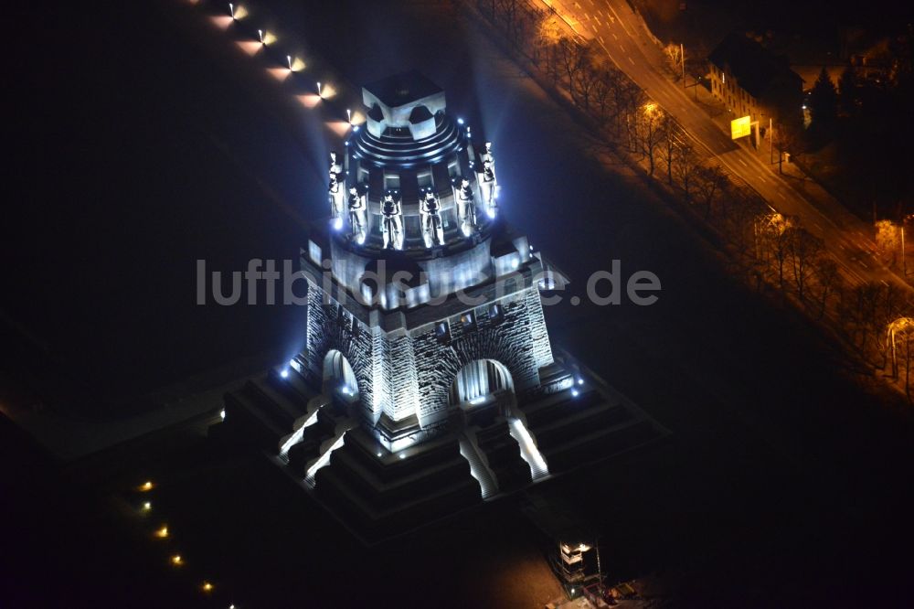 Nachtluftbild Leipzig - Nachtluftbild vom Völkerschlachtdenkmal in Leipzig im Bundesland Sachsen