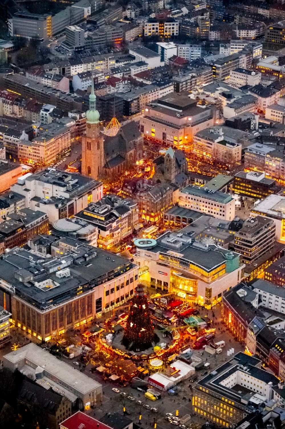 Nacht-Luftaufnahme Dortmund - Nachtluftbild vom Weihnachtsmarkt am Hansaplatz Dortmund