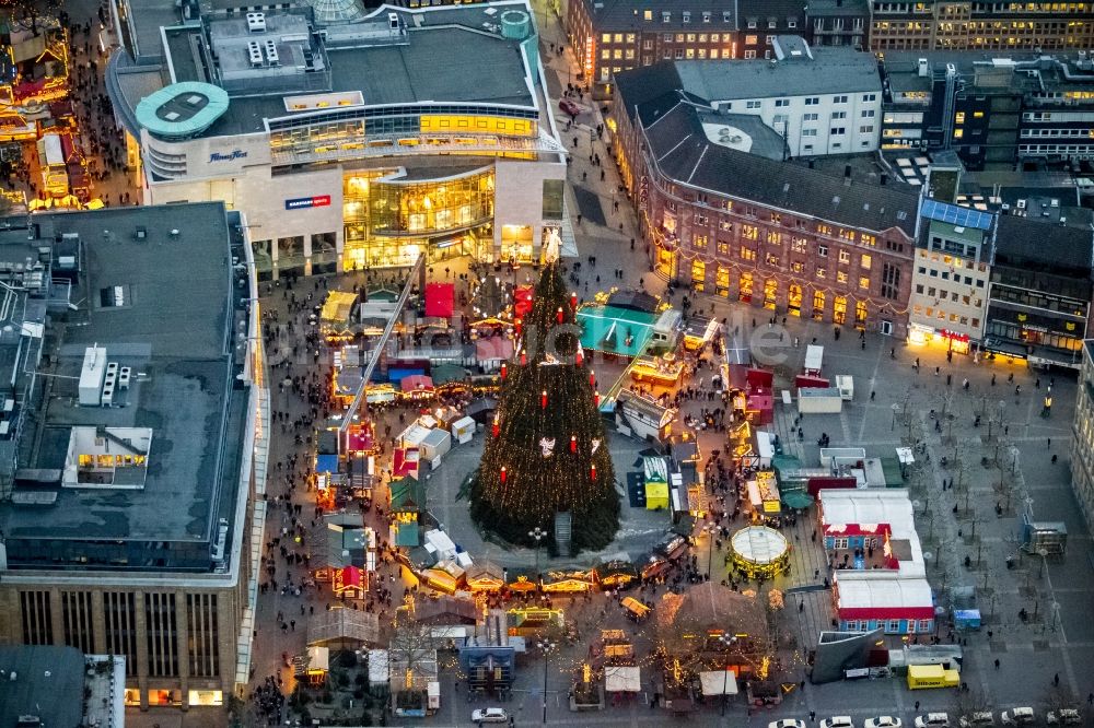 Dortmund bei Nacht von oben - Nachtluftbild vom Weihnachtsmarkt am Hansaplatz Dortmund