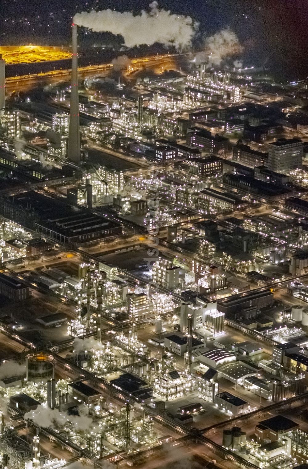 Nachtluftbild Marl - Nachtluftbild von den Anlagen des Chemiepark Marl (ehemals Chemische Werke Hüls AG) im Ruhrgebiet im Bundesland Nordrhein-Westfalen NRW