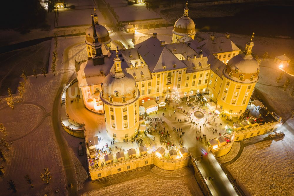 Nachtluftbild Moritzburg - Nachtluftbild Wasserschloss und Schloßpark in Moritzburg im Bundesland Sachsen, Deutschland