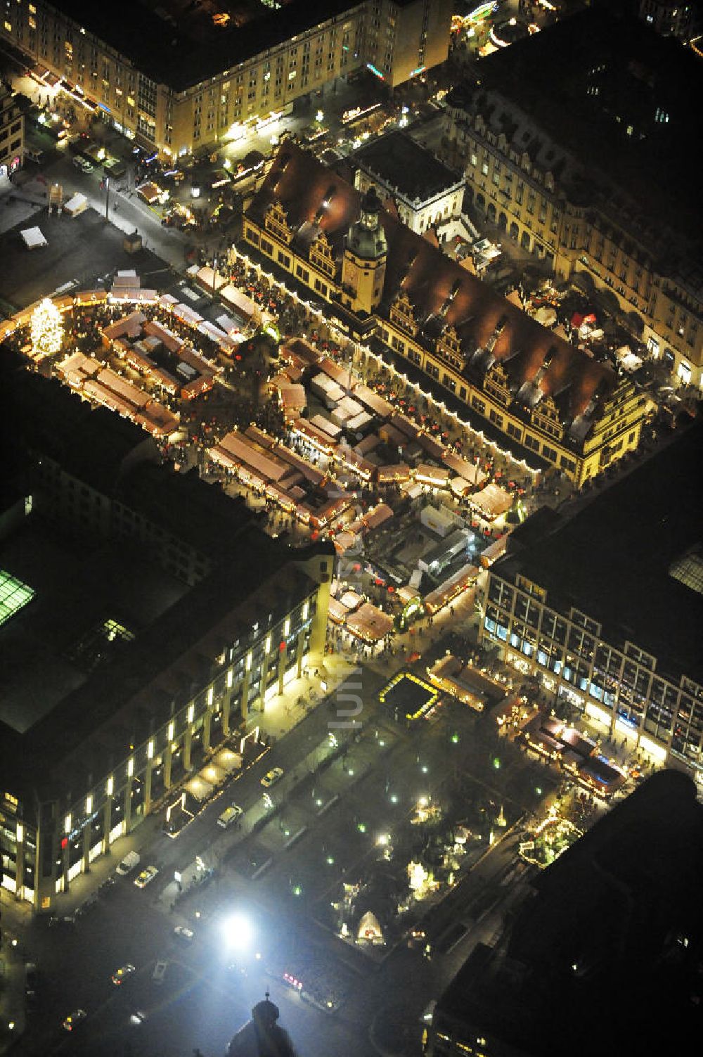 Nacht-Luftaufnahme Leipzig - Weihnachtsmarkt Leipzig bei Nacht