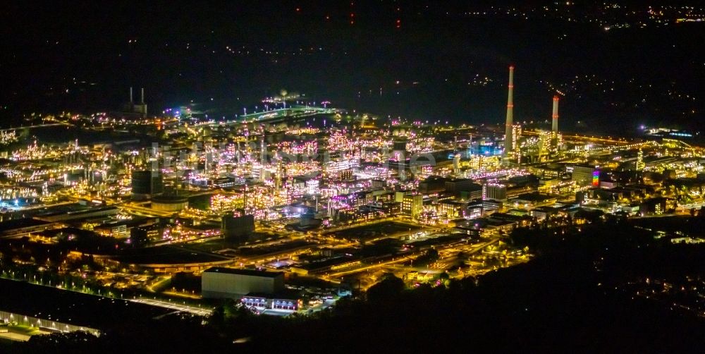 Nacht-Luftaufnahme Marl - Nachtluftbild Werksgelände des Chemieproduzenten Chemiepark Marl in Marl im Bundesland Nordrhein-Westfalen, Deutschland