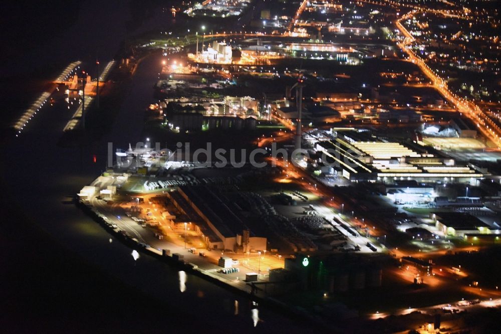 Magdeburg bei Nacht aus der Vogelperspektive: Nachtluftbild Werksgelände der Fa. Enercon bei Magdeburg im Bundesland Sachsen-Anhalt