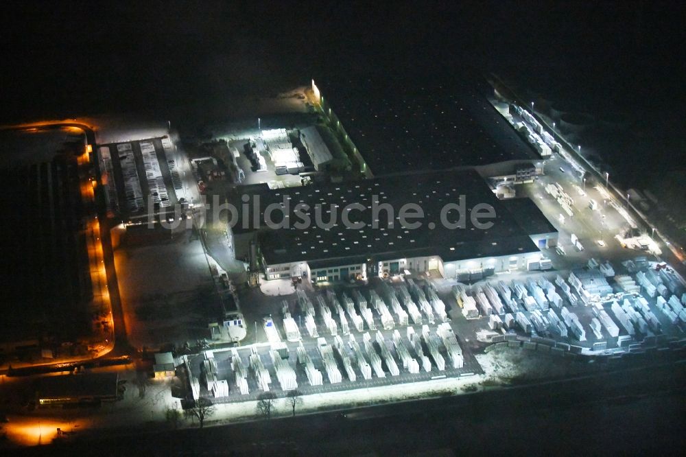 Nacht-Luftaufnahme Tanna - Nachtluftbild Werksgelände GEALAN Tanna Fenster-Systeme GmbH in Tanna im Bundesland Thüringen, Deutschland