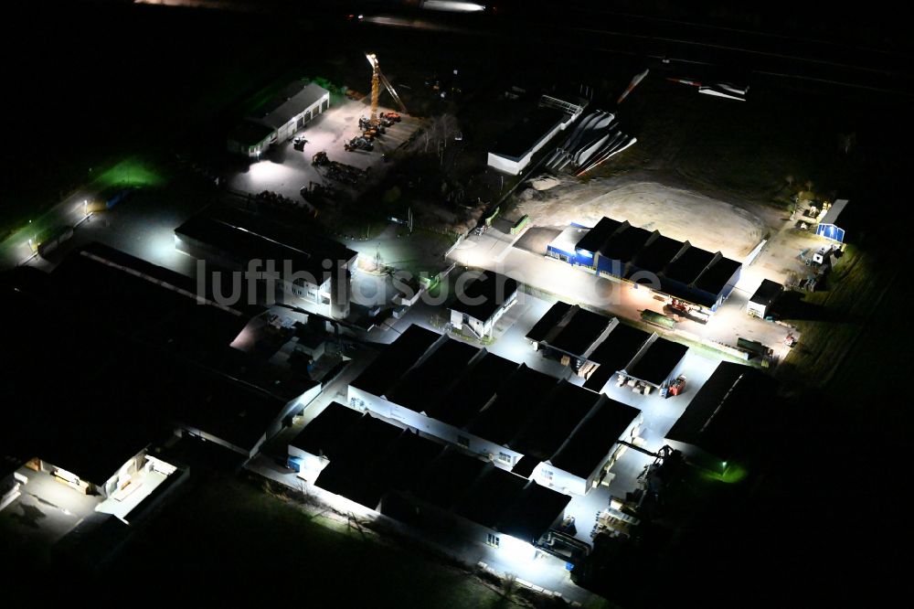 Heideland bei Nacht von oben - Nachtluftbild Werksgelände der RASMUS GmbH in Heideland im Bundesland Thüringen, Deutschland