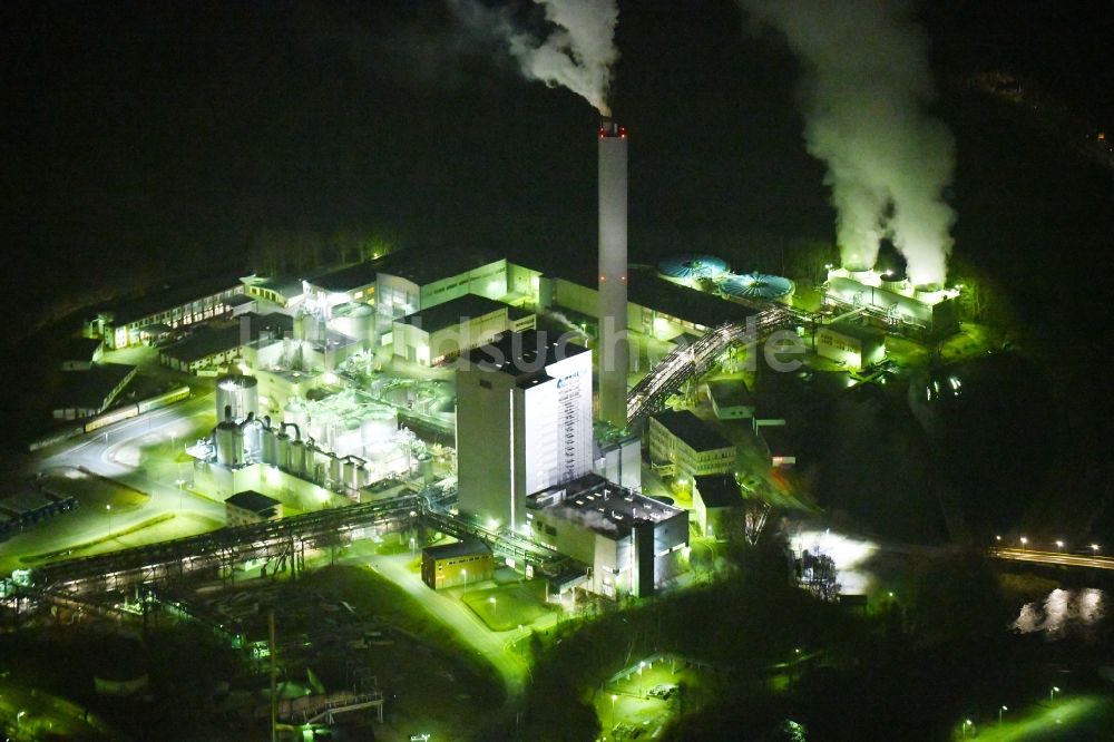 Blankenstein bei Nacht von oben - Nachtluftbild Werksgelände der Zellstoff- und Papierfabrik Rosenthal in Blankenstein im Bundesland Thüringen, Deutschland