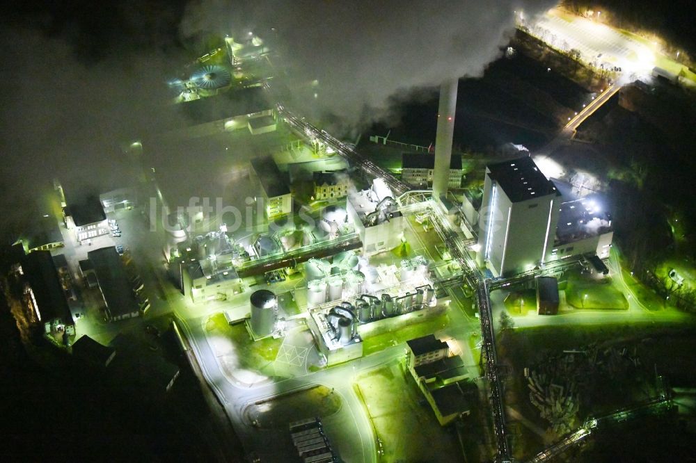 Blankenstein bei Nacht von oben - Nachtluftbild Werksgelände der Zellstoff- und Papierfabrik Rosenthal in Blankenstein im Bundesland Thüringen, Deutschland