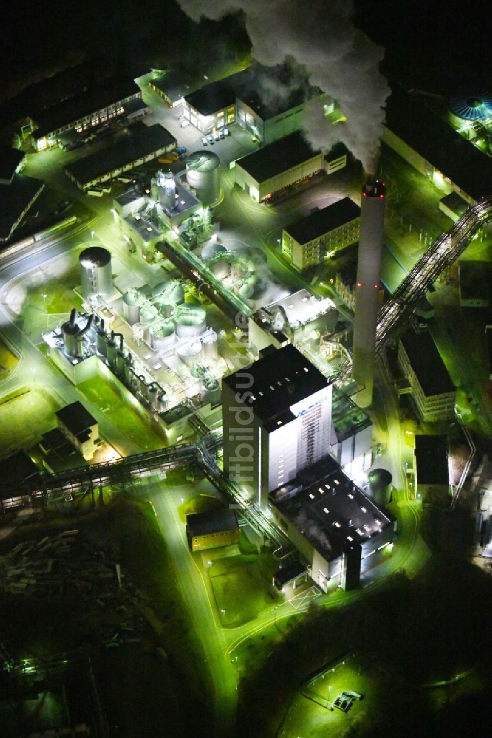 Blankenstein bei Nacht von oben - Nachtluftbild Werksgelände der Zellstoff- und Papierfabrik Rosenthal in Blankenstein im Bundesland Thüringen, Deutschland