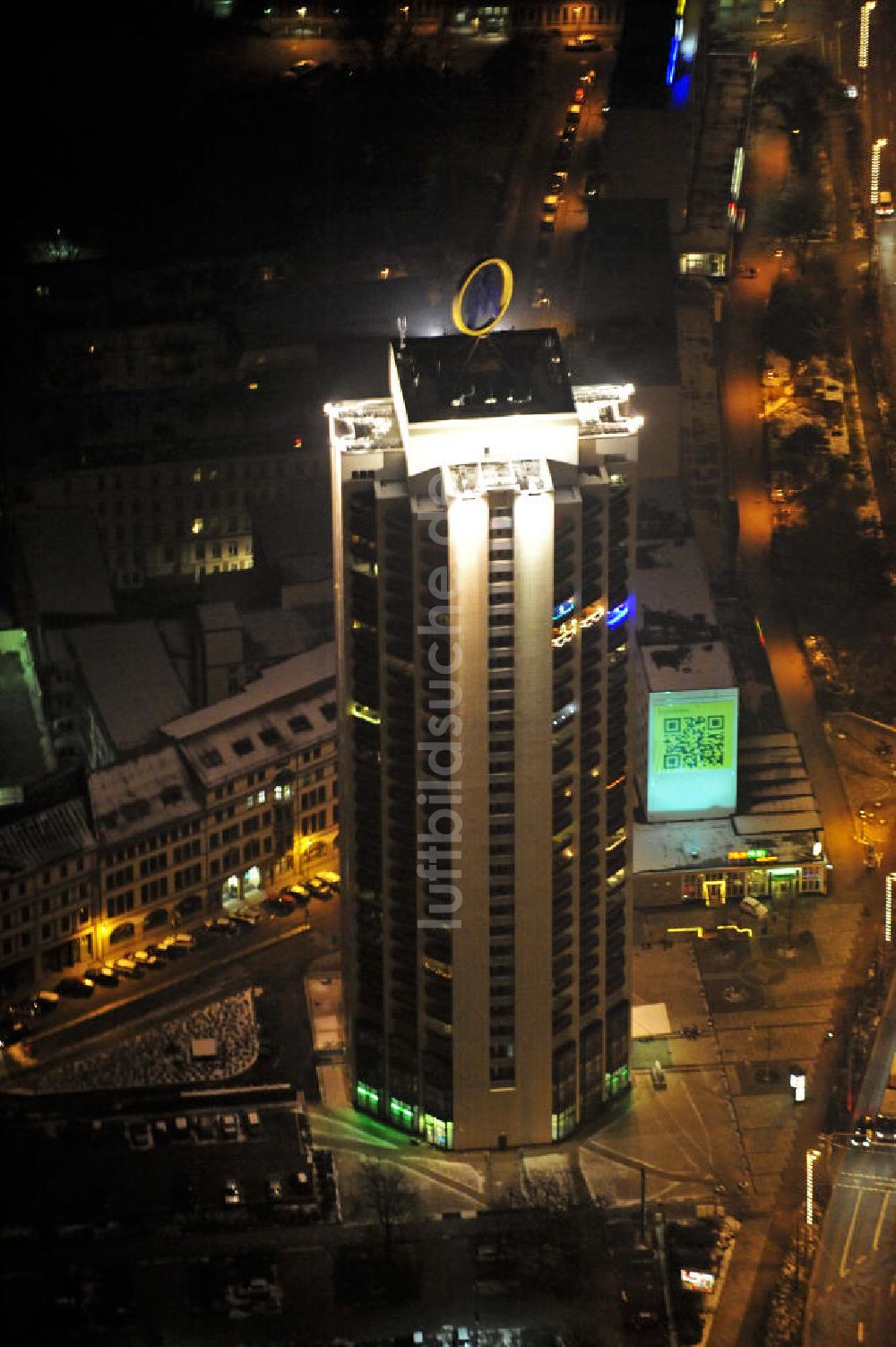 Leipzig bei Nacht von oben - Wintergartenhochhaus Leipzig bei Nacht