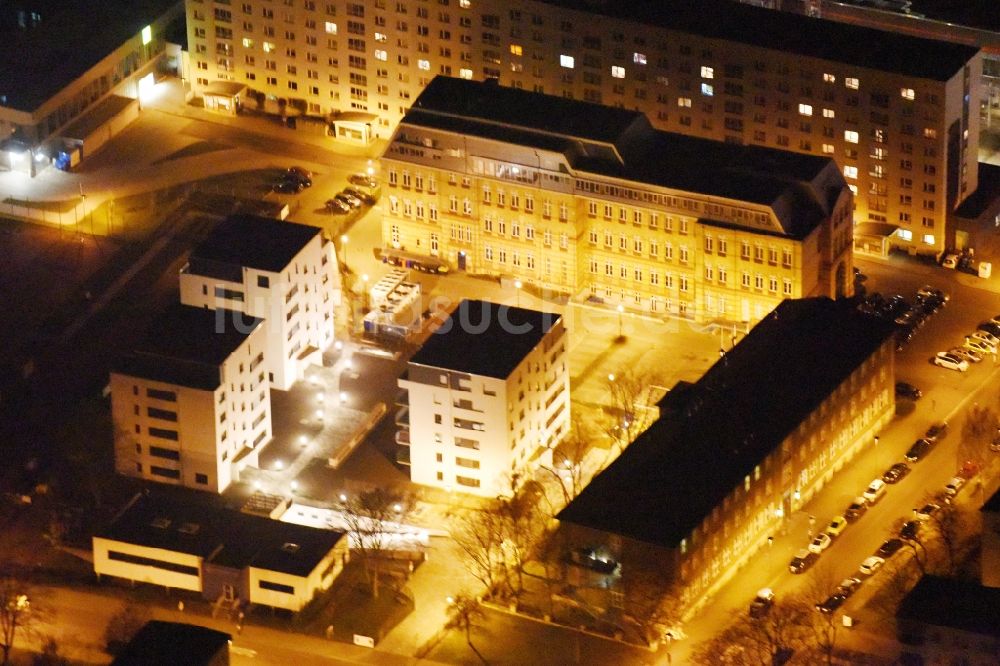 Nachtluftbild Magdeburg - Nachtluftbild Wohngebiet der Mehrfamilienhaussiedlung Weitlingstraße im Ortsteil Altstadt in Magdeburg im Bundesland Sachsen-Anhalt