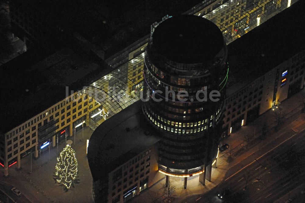 Nachtluftbild Dresden - World Trade Center Dresden bei Nacht