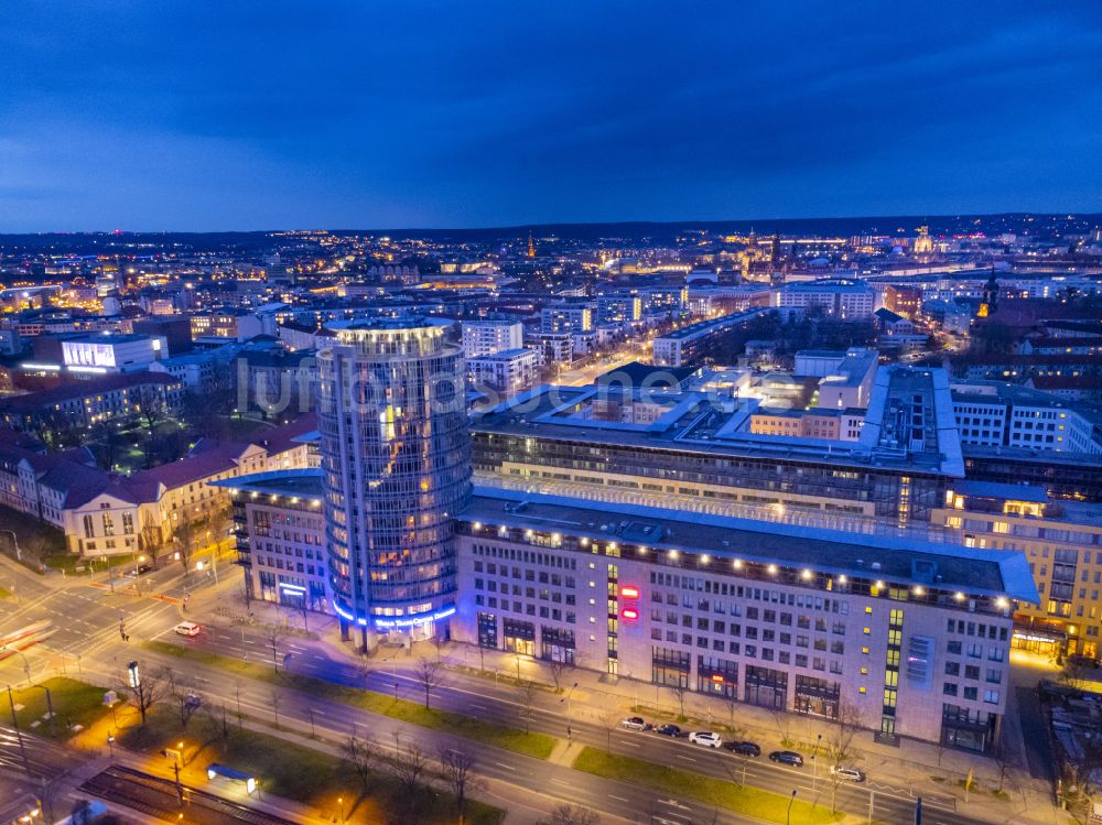 Dresden bei Nacht von oben - Nachtluftbild WTC in Dresden im Bundesland Sachsen, Deutschland